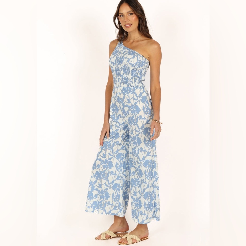 Petal & pup one shoulder smocked wide leg jumpsuit romper nwot - Picture 2 of 5